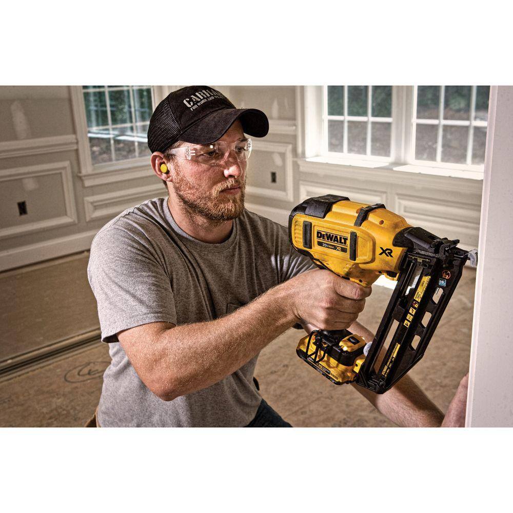 DEWALT DCN660BWS356B 20V MAX XR Lithium-Ion Electric Cordless 16GA Angled Finishing Nailer & Cordless Brushless Oscillating Tool (Tools Only)0