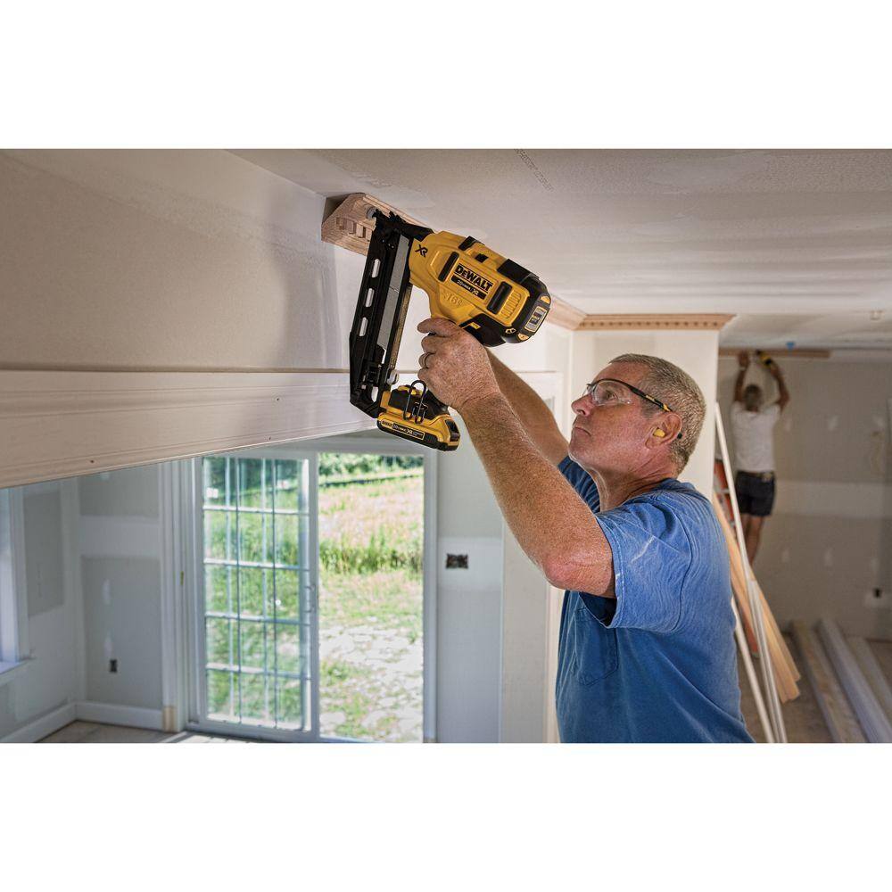 DEWALT DCN660BWS356B 20V MAX XR Lithium-Ion Electric Cordless 16GA Angled Finishing Nailer & Cordless Brushless Oscillating Tool (Tools Only)8