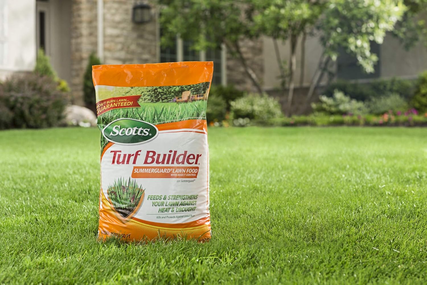 Scotts Turf Builder SummerGuard Lawn Food with Insect Control, Fertilizer and Insect Killer, 15,000 sq. ft., 40.05 lbs.1