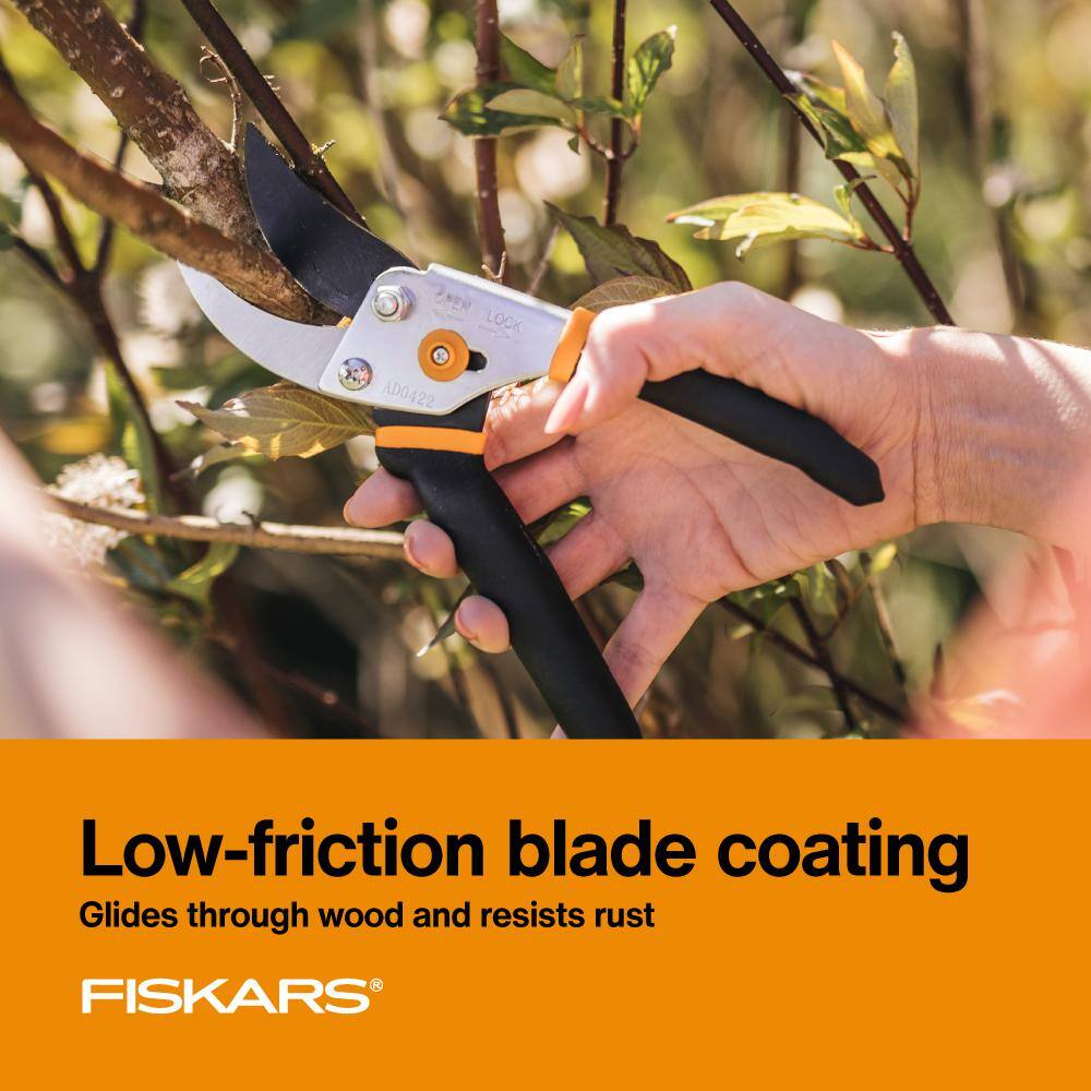 Fiskars 1067031 2-Piece Set with 5.5 in. Bypass Pruner and 9 in. Telescoping Hedge Shears2