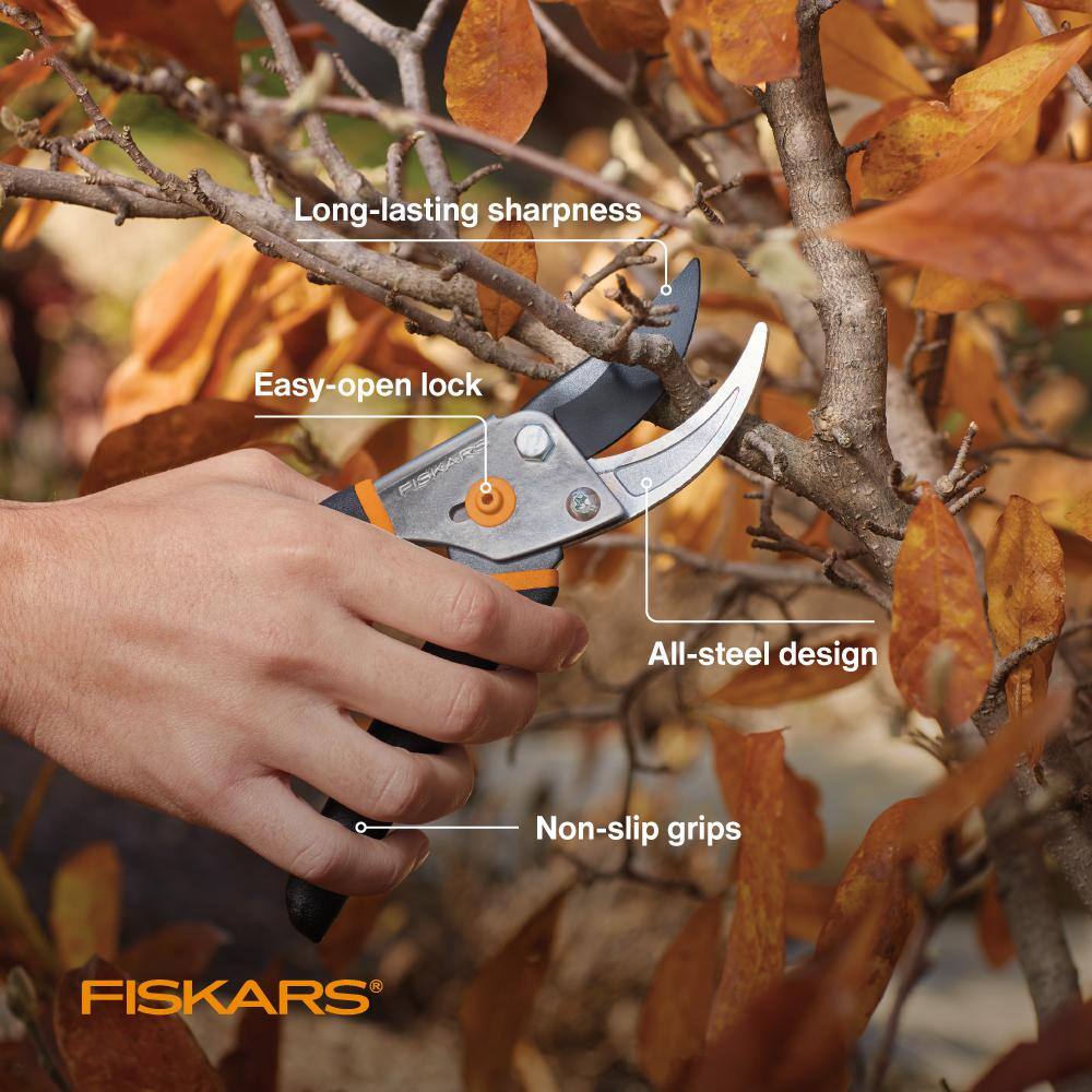 Fiskars 1067031 2-Piece Set with 5.5 in. Bypass Pruner and 9 in. Telescoping Hedge Shears7