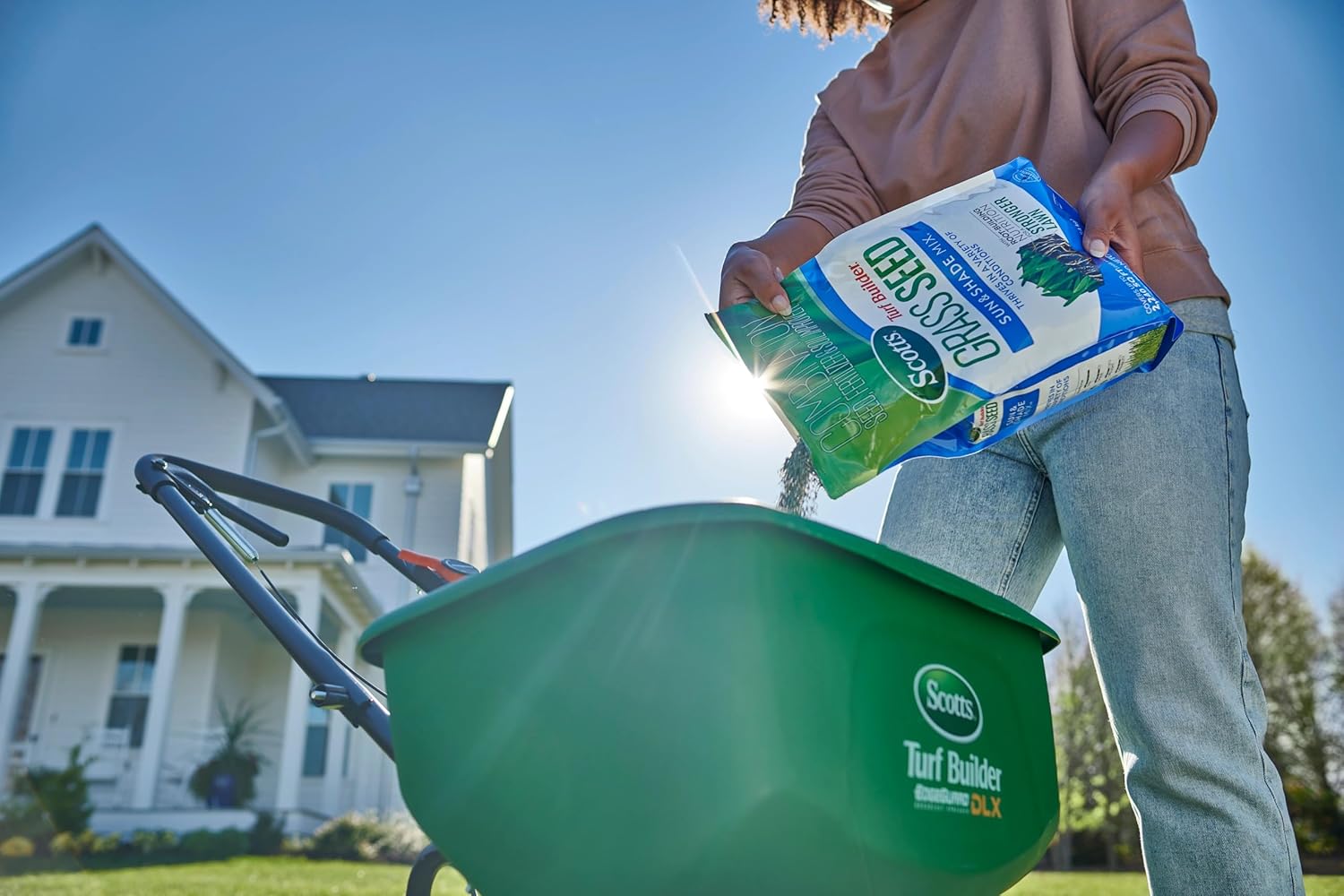 Scotts Turf Builder Grass Seed Sun and Shade Mix with Fertilizer and Soil Improver, Thrives in Many Conditions, 16 lbs.17