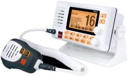 Uniden UM725 Marine VHF Radio, All USA, Canada, and Int'l. Marine Channels, 1Watt/25Watt Transmit Power